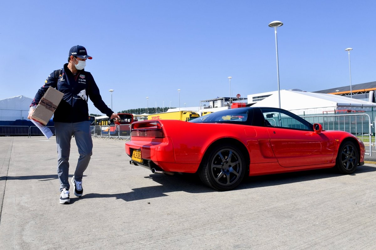 Elon musk confirma el nuevo Tesla roadster en twitter