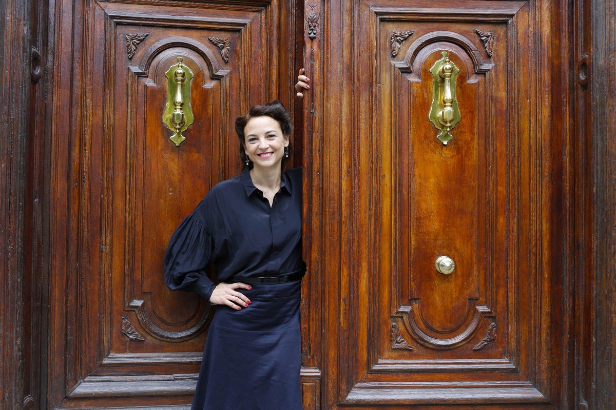 No lo pienses más y ven a Maison Close para gozar de la dulce compañía de Sofia